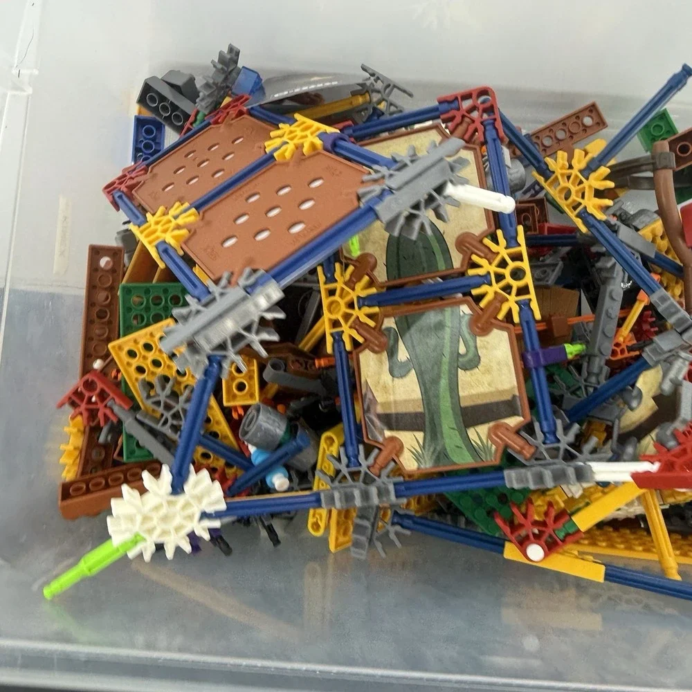K'NEX KRE-O Building Toy Parts Lot Figures Plants Zombies Dungeons Dragons Mixed